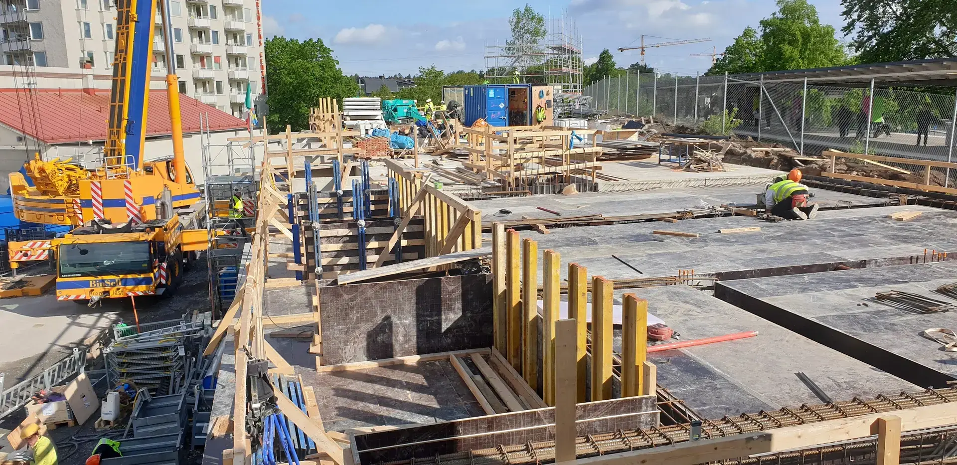 Grundläggningsarbete i ett större byggprojekt